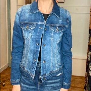 VINTAGE WASHED DENIM JACKET